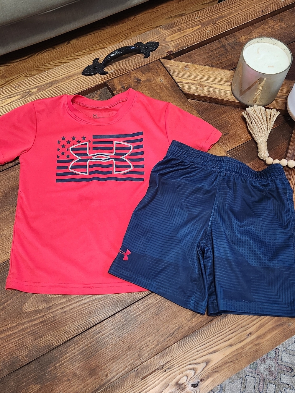 Boys EUC Under Armour Shirt & Shorts Size 5